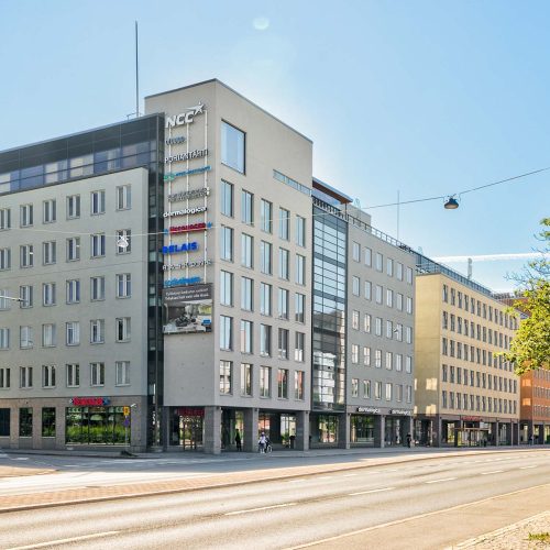 Mannerheimintie 105 kiinteistön julkisivu